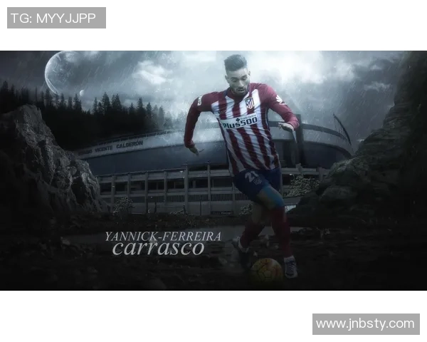 足球明星巨幅海报展现球场魅力与激情引领全球粉丝热潮